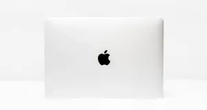 Apple MacBook